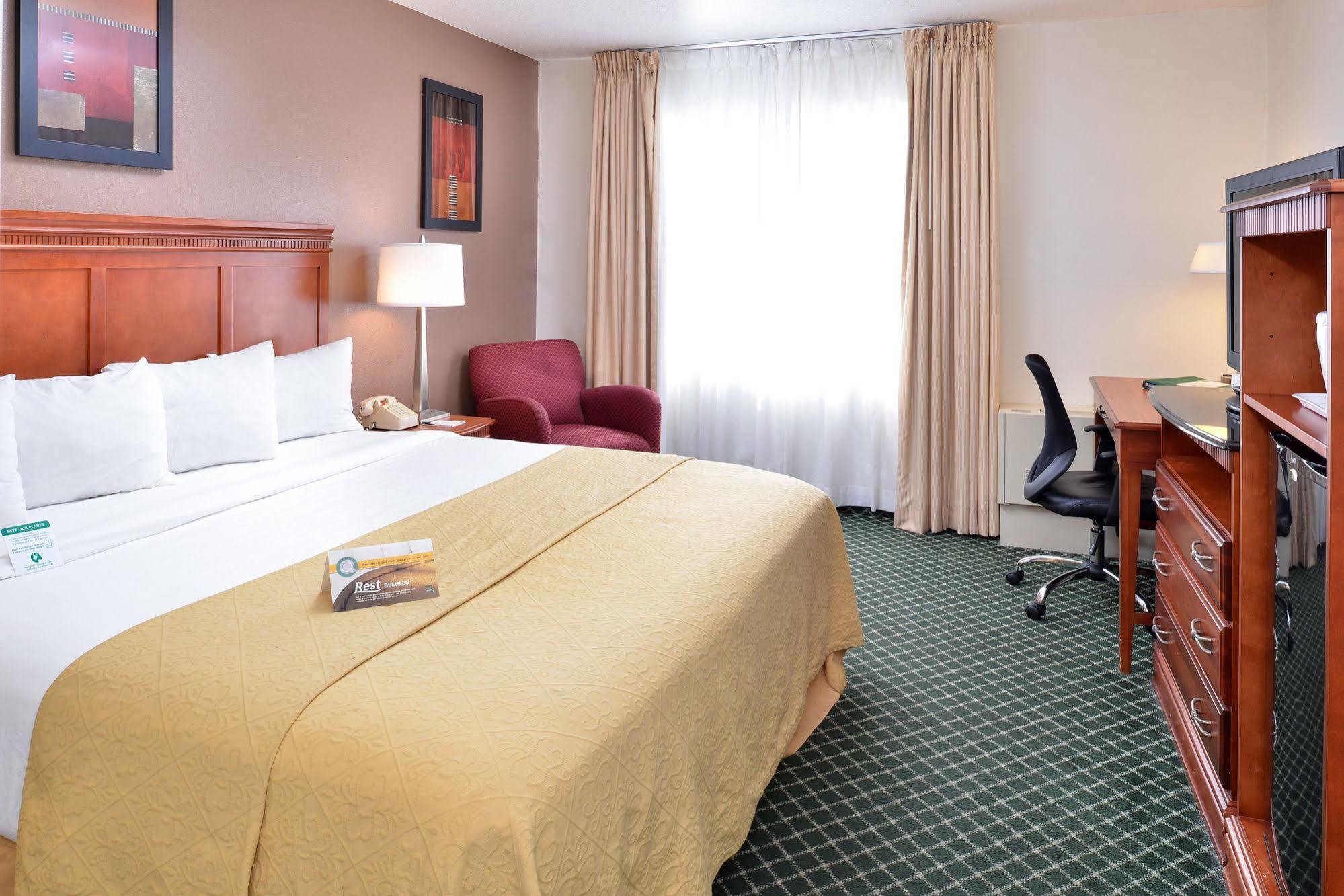Quality Inn Colchester - Burlington Exteriér fotografie